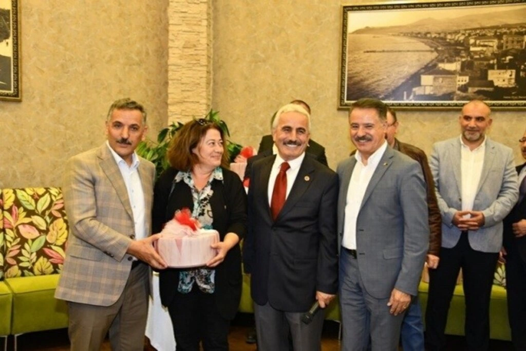 Muhtarlar Günü kapsamında Sevgi Kafe’de akşam yemeği düzenlendi - Resim 24