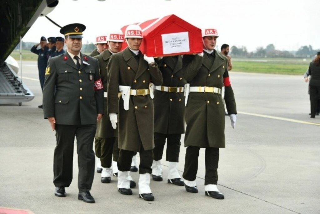 Şehit Mutlu Can Meşeci’nin cenazesi Samsun'a getirildi - Resim 4