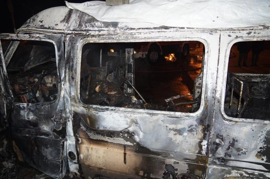 Minibüsle çarpışan otomobilin LPG tankı patladı: 6 ölü, 4 yaralı - Resim 10