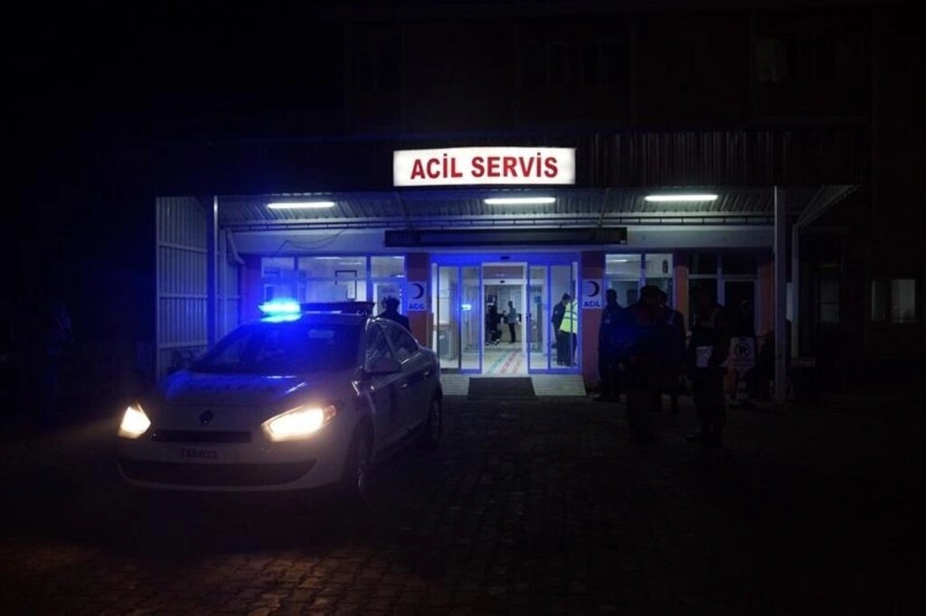 Minibüsle çarpışan otomobilin LPG tankı patladı: 6 ölü, 4 yaralı - Resim 13