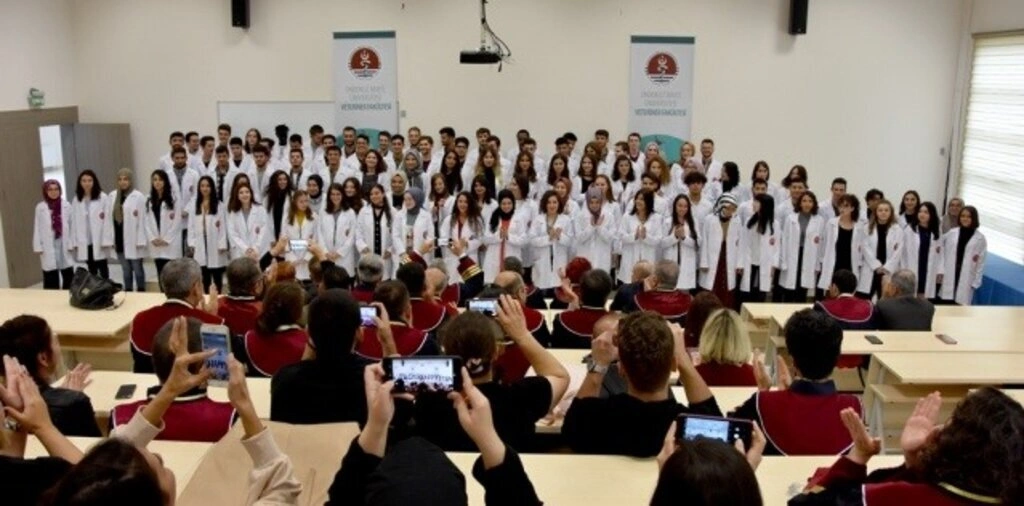Veteriner Hekim Adayları Önlüklerini Giydi - Resim 10