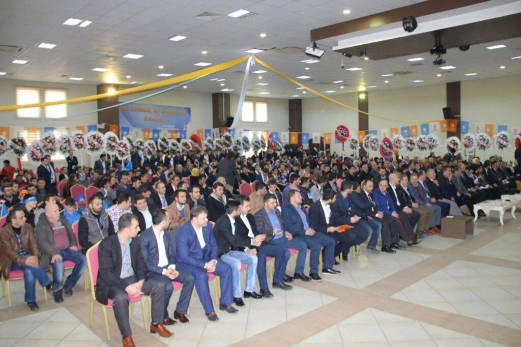 AK Parti İlkadım İlçe Gençlik Kolları 2. Olağan Kongresi  - Resim 1