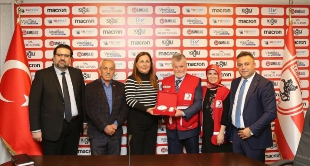 Samsunspor'dan Türk Kızılayı Canik Şubesi'ne destek - Resim 1