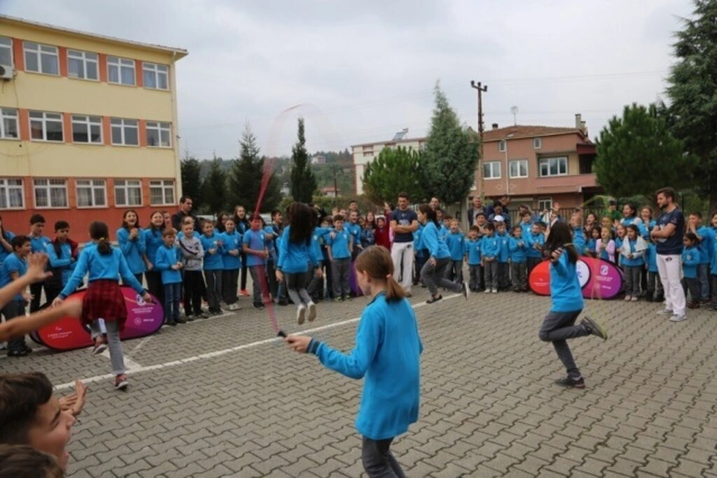 Tekkeköy Gökçe Karaoğlan Ortaokulu'nda ödüllü spor etkinliği - Resim 3