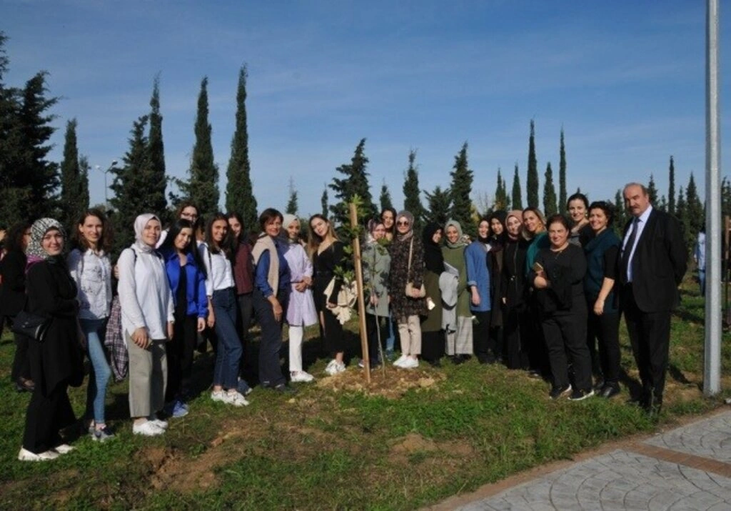 OKTAM'dan Her Çınar Fidanı; Kadınları Yaşatsın Diye - Resim 4