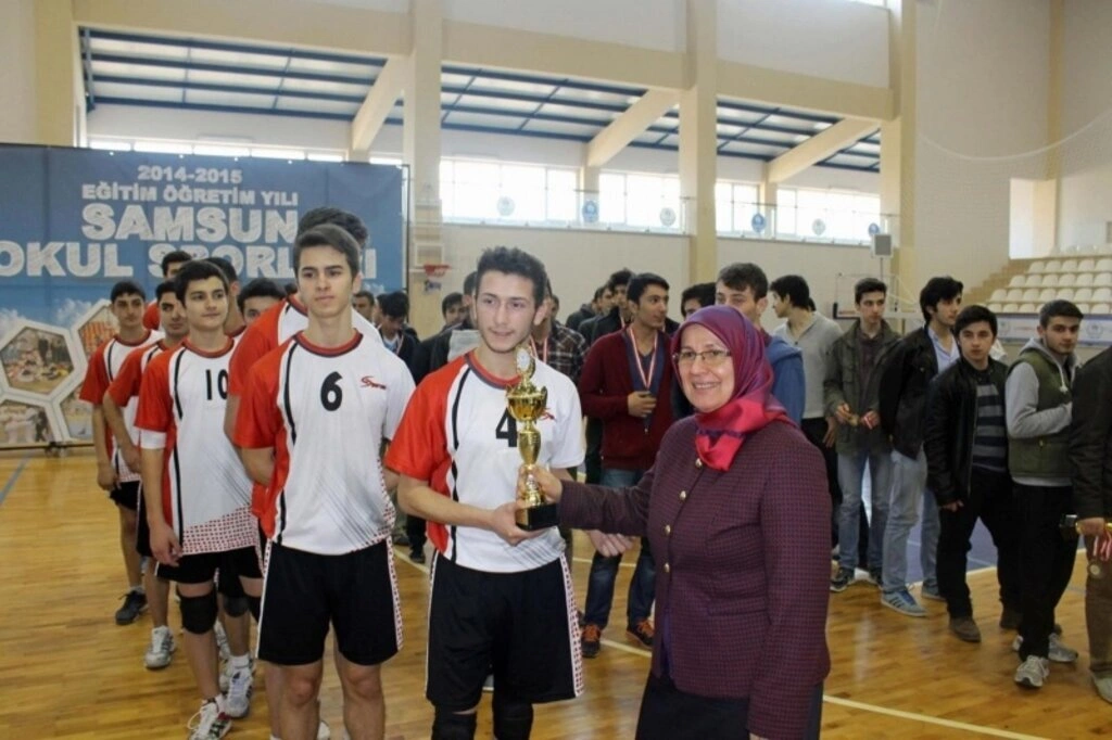 SAMSUN VOLEYBOL GENÇ ERKEKLER VE GENÇ BAYANLAR İL BİRİNCİLİĞİ SONA ERDİ	 - Resim 3
