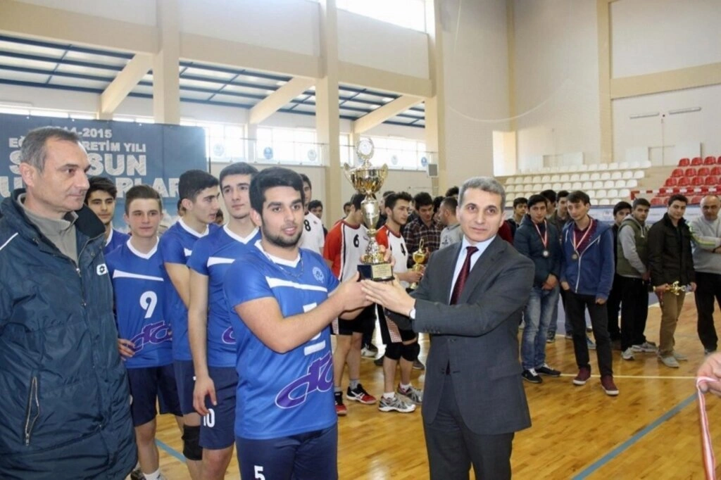 SAMSUN VOLEYBOL GENÇ ERKEKLER VE GENÇ BAYANLAR İL BİRİNCİLİĞİ SONA ERDİ	 - Resim 4