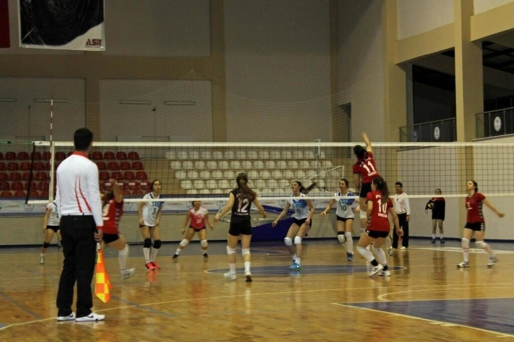 SAMSUN VOLEYBOL GENÇ ERKEKLER VE GENÇ BAYANLAR İL BİRİNCİLİĞİ SONA ERDİ	 - Resim 6