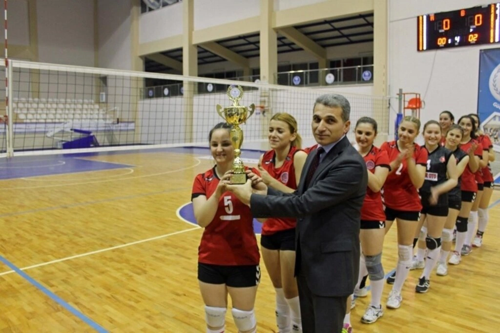 SAMSUN VOLEYBOL GENÇ ERKEKLER VE GENÇ BAYANLAR İL BİRİNCİLİĞİ SONA ERDİ	 - Resim 8