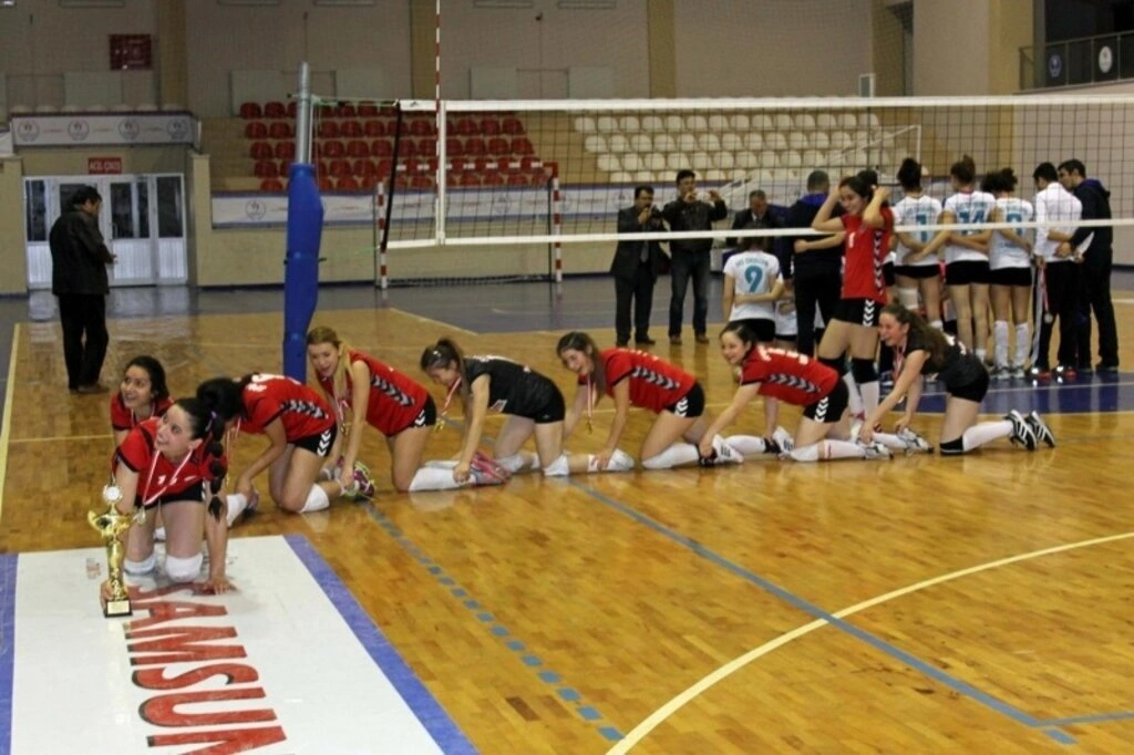 SAMSUN VOLEYBOL GENÇ ERKEKLER VE GENÇ BAYANLAR İL BİRİNCİLİĞİ SONA ERDİ	 - Resim 10