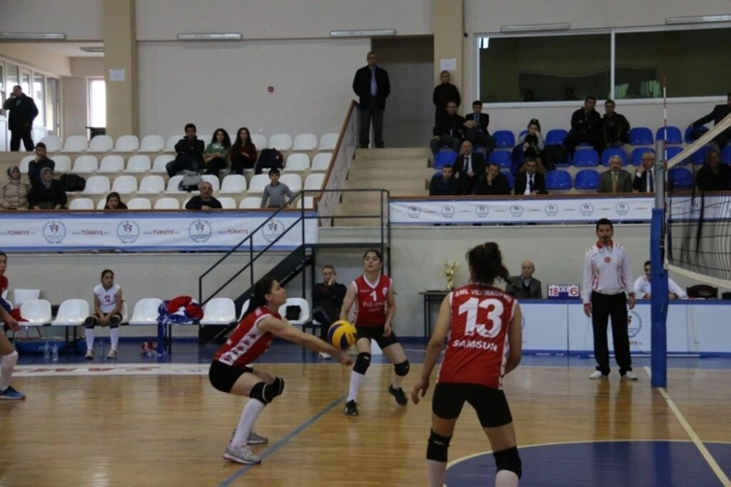 SAMSUN VOLEYBOL GENÇ ERKEKLER VE GENÇ BAYANLAR İL BİRİNCİLİĞİ SONA ERDİ	 - Resim 13