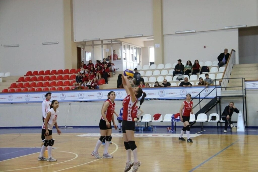 SAMSUN VOLEYBOL GENÇ ERKEKLER VE GENÇ BAYANLAR İL BİRİNCİLİĞİ SONA ERDİ	 - Resim 14
