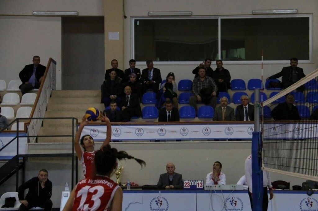 SAMSUN VOLEYBOL GENÇ ERKEKLER VE GENÇ BAYANLAR İL BİRİNCİLİĞİ SONA ERDİ	 - Resim 15
