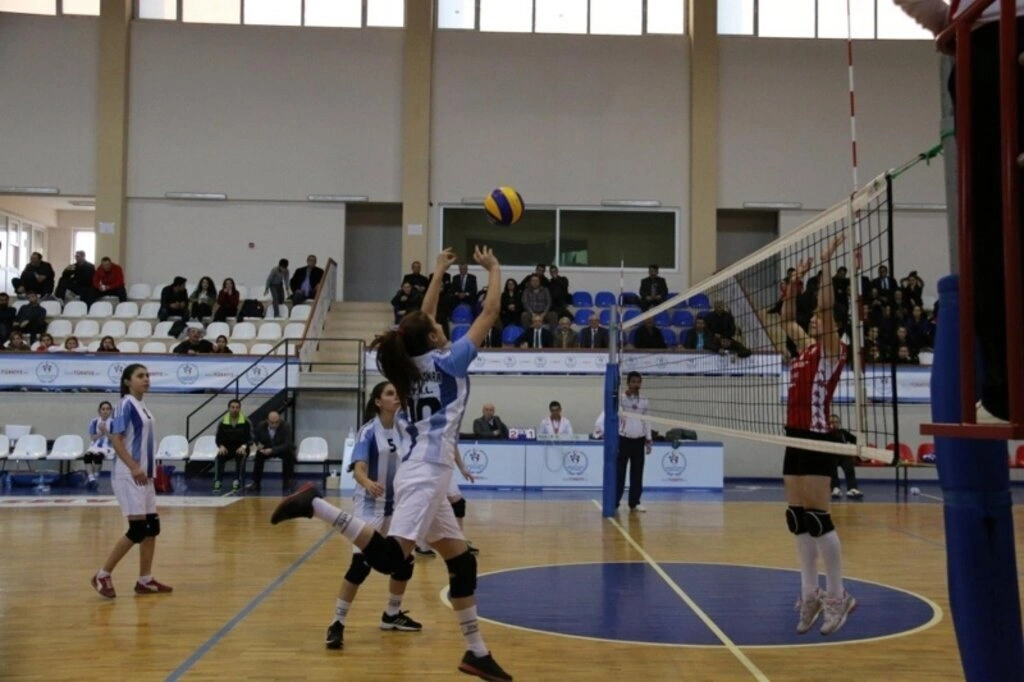 SAMSUN VOLEYBOL GENÇ ERKEKLER VE GENÇ BAYANLAR İL BİRİNCİLİĞİ SONA ERDİ	 - Resim 18