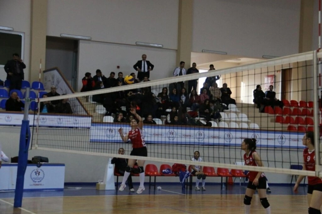 SAMSUN VOLEYBOL GENÇ ERKEKLER VE GENÇ BAYANLAR İL BİRİNCİLİĞİ SONA ERDİ	 - Resim 19