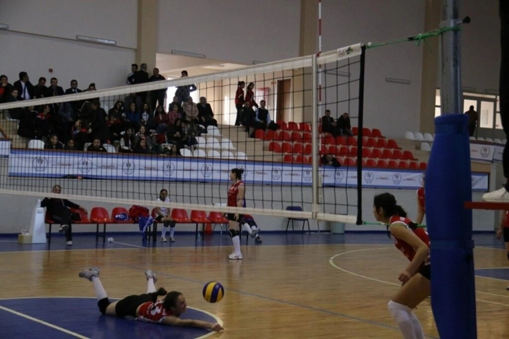 SAMSUN VOLEYBOL GENÇ ERKEKLER VE GENÇ BAYANLAR İL BİRİNCİLİĞİ SONA ERDİ	 - Resim 20