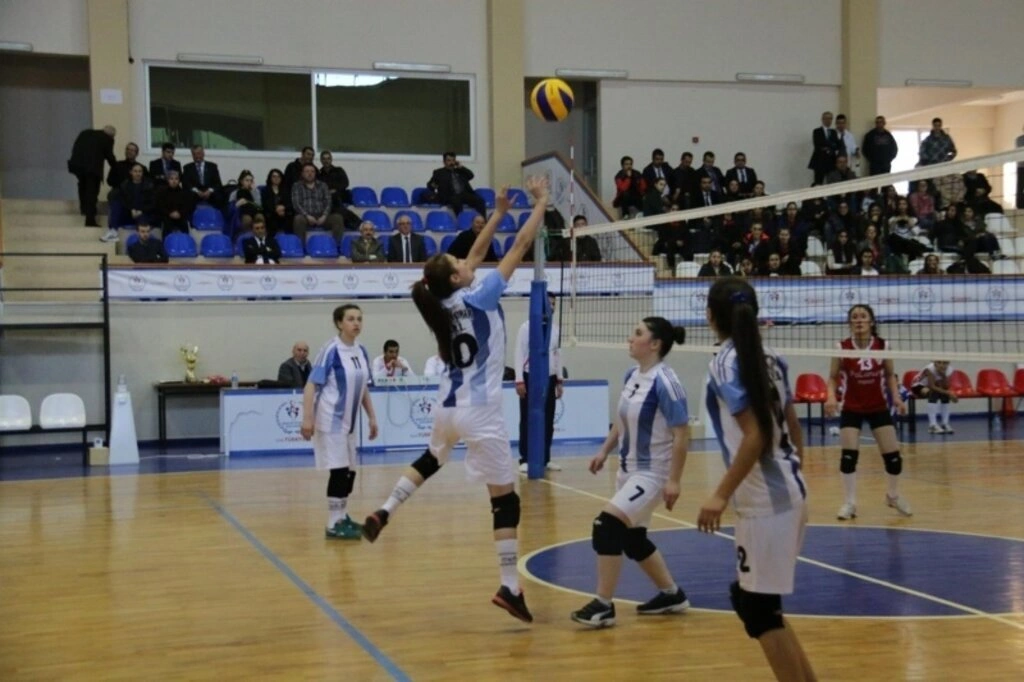 SAMSUN VOLEYBOL GENÇ ERKEKLER VE GENÇ BAYANLAR İL BİRİNCİLİĞİ SONA ERDİ	 - Resim 24