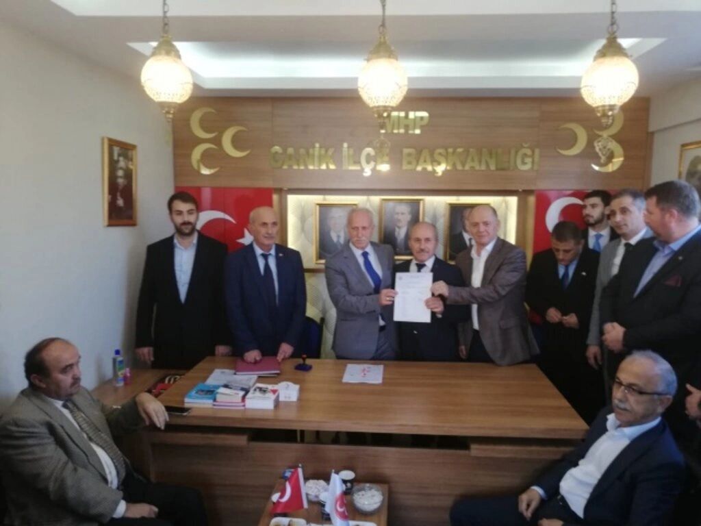 MHP İlkadım ve Canik'te bayrak değişimi yapıldı - Resim 1
