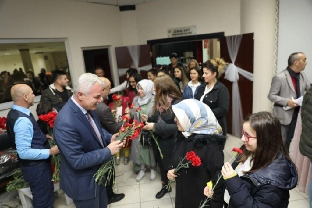 İlkadım Belediyesi'nden Öğretmenler Günü Kutlaması - Resim 10