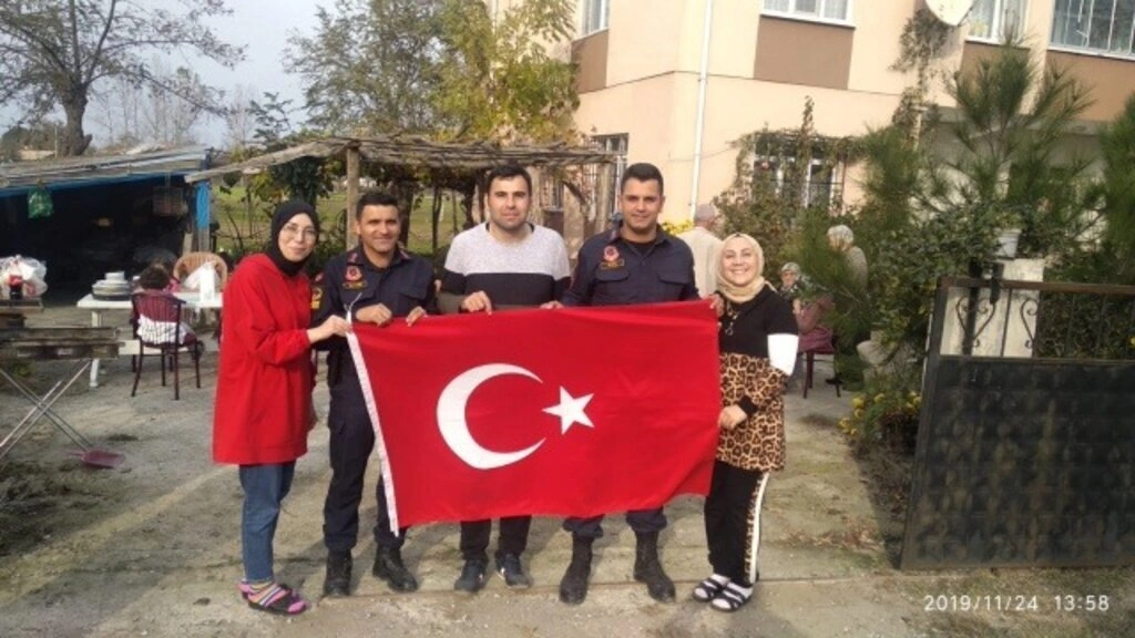 Genç Kızılay'dan, Küçük bir hediye büyük mutluluk - Resim 2