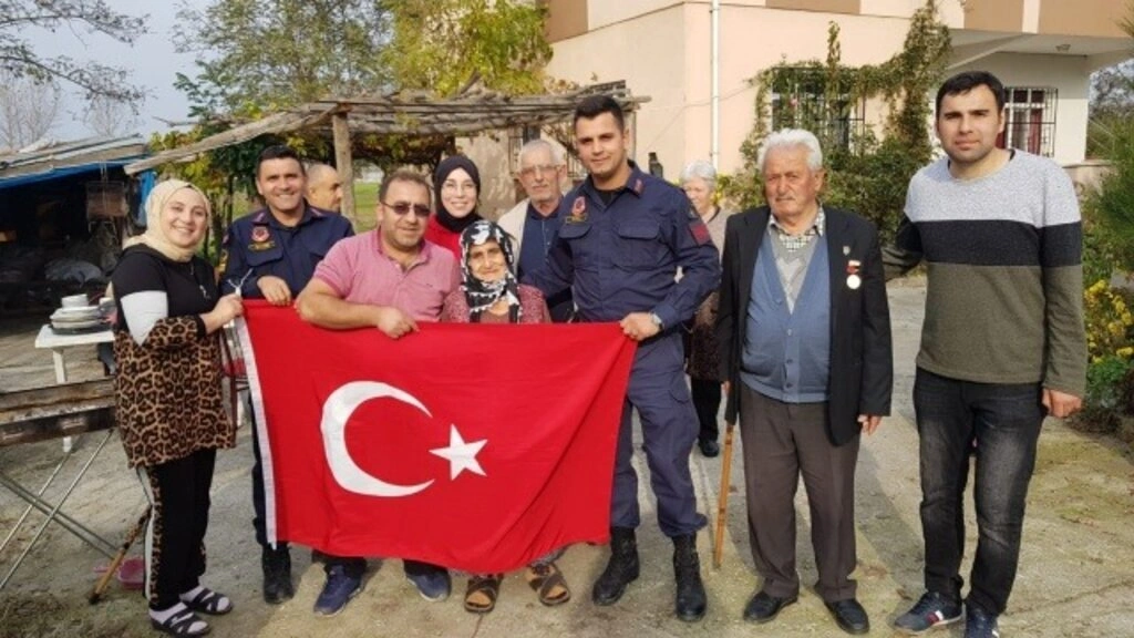 Genç Kızılay'dan, Küçük bir hediye büyük mutluluk - Resim 5