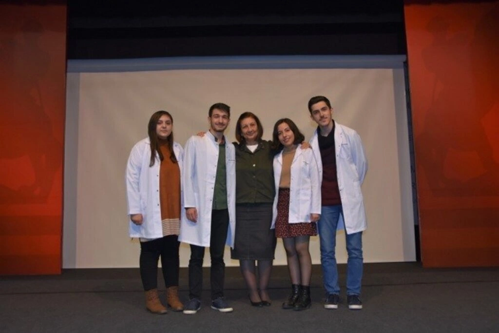 Genç Diş Hekimi Adayları Beyaz Önlüklerini Giydi - Resim 5