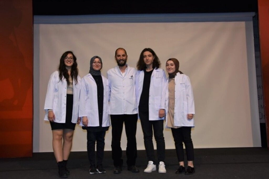 Genç Diş Hekimi Adayları Beyaz Önlüklerini Giydi - Resim 6