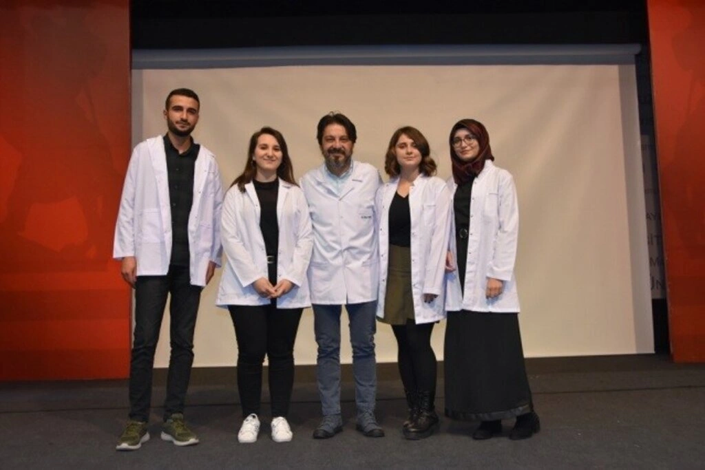 Genç Diş Hekimi Adayları Beyaz Önlüklerini Giydi - Resim 17