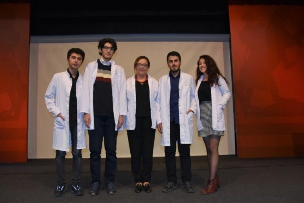 Genç Diş Hekimi Adayları Beyaz Önlüklerini Giydi - Resim 37
