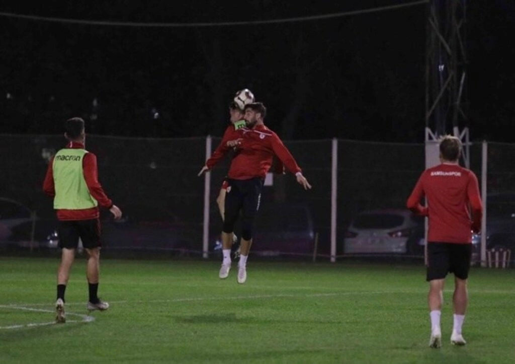 Samsunspor Çorum Belediye maçının hazırlıklarını sürdürüyor - Resim 2