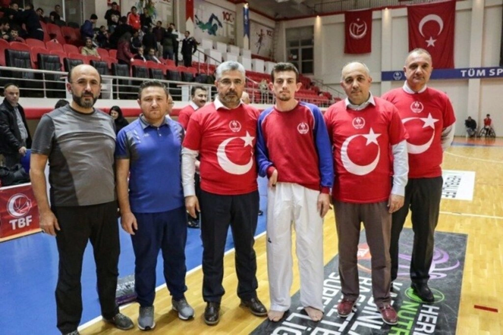 Samsun protokolü ile engelliler çeşitli branşlarda turnuva yaptılar - Resim 10