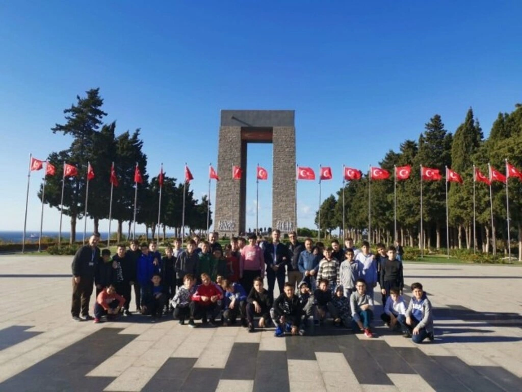 TÜGVA'lı gençlerden Ecdada Vefa ziyareti - Resim 2