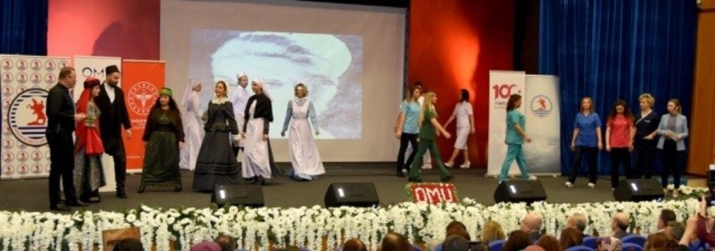 Geçmişten Günümüze Hemşirelik Kıyafetleri Defilesi OMÜ’de Sergilendi - Resim 23