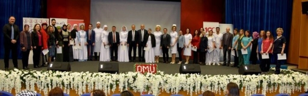 Geçmişten Günümüze Hemşirelik Kıyafetleri Defilesi OMÜ’de Sergilendi - Resim 26