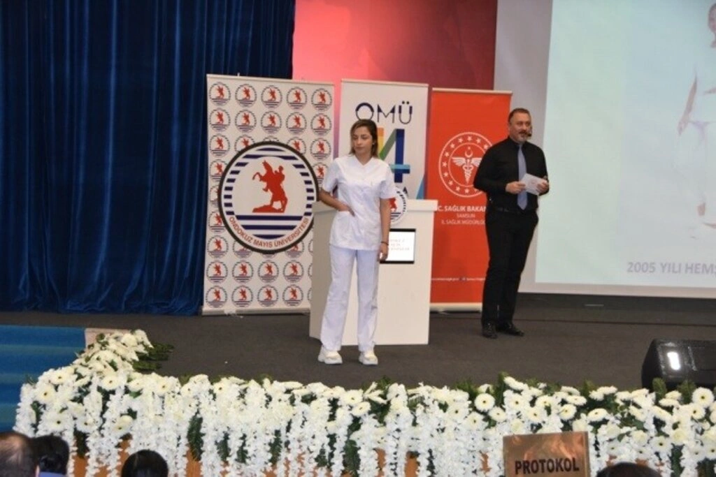 Geçmişten Günümüze Hemşirelik Kıyafetleri Defilesi OMÜ’de Sergilendi - Resim 29