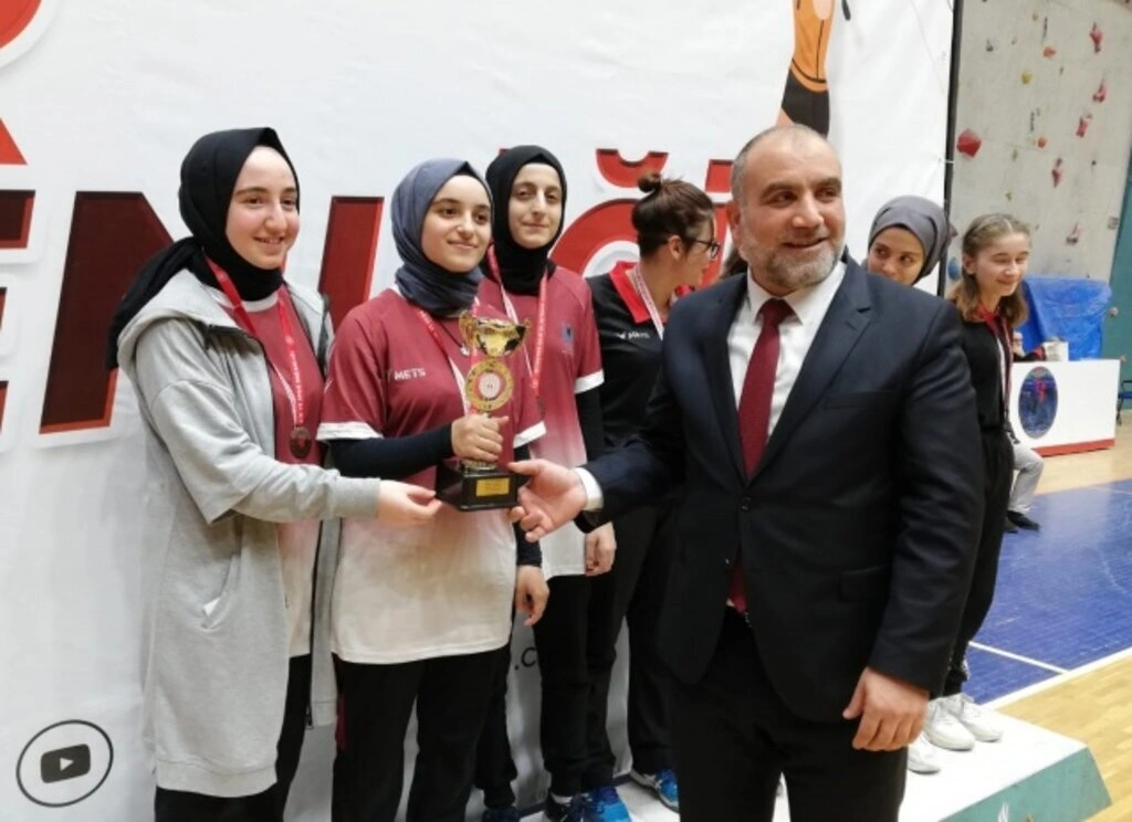 Gençler Kız-Erkek Masa Tenisi İl Birinciliği ödülleri verildi - Resim 9