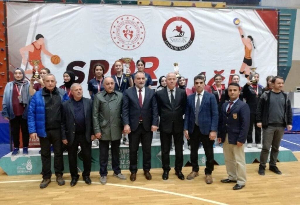 Gençler Kız-Erkek Masa Tenisi İl Birinciliği ödülleri verildi - Resim 10
