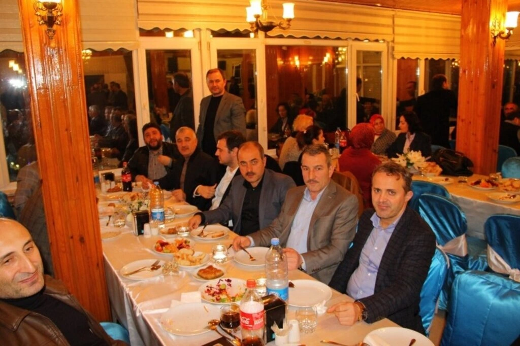 AK Parti Samsun İl Başkan Adayı Muharrem Göksel'in delegelere vermiş olduğu yemek programı - Resim 2