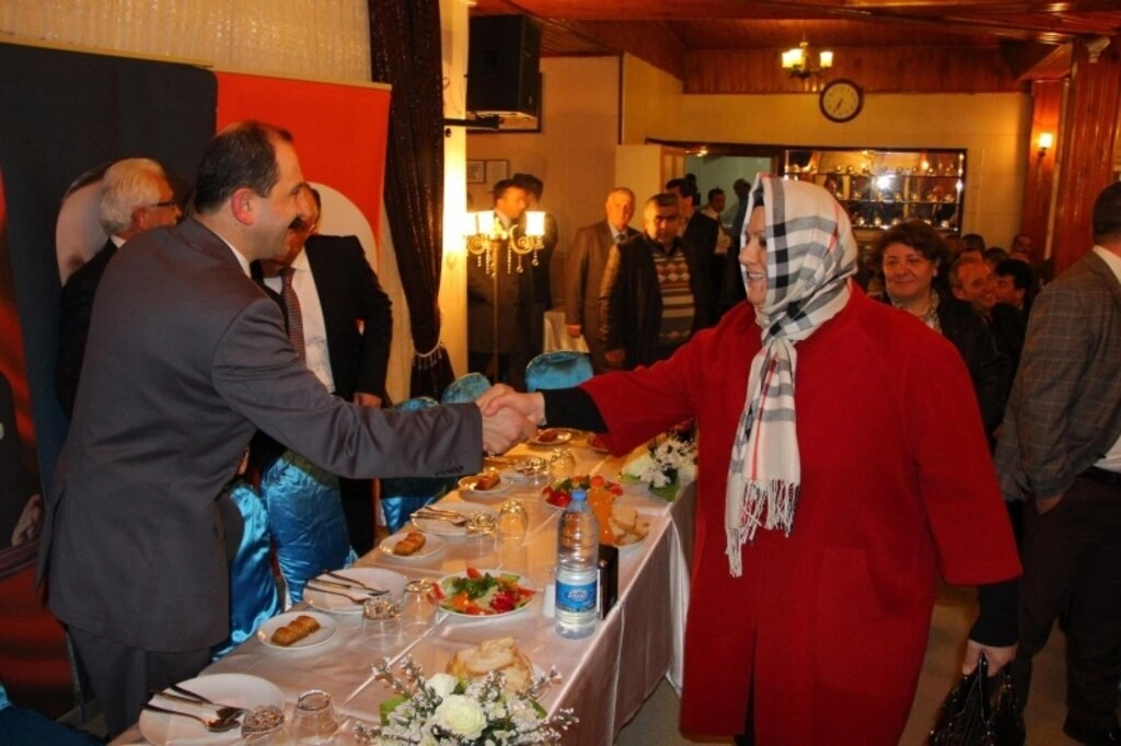 AK Parti Samsun İl Başkan Adayı Muharrem Göksel'in delegelere vermiş olduğu yemek programı - Resim 3