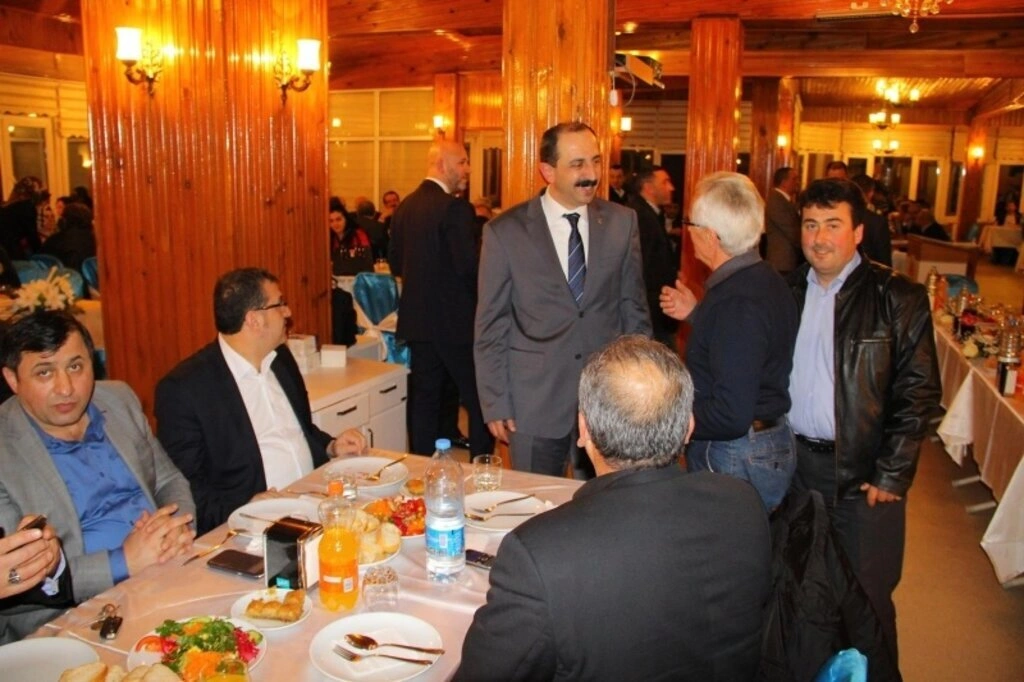 AK Parti Samsun İl Başkan Adayı Muharrem Göksel'in delegelere vermiş olduğu yemek programı - Resim 4