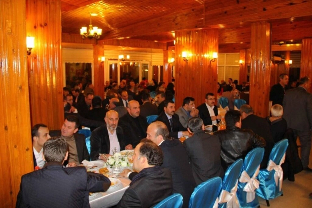 AK Parti Samsun İl Başkan Adayı Muharrem Göksel'in delegelere vermiş olduğu yemek programı - Resim 6