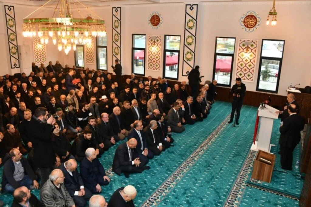 Yeşilyurt Demir Çelik Camii hizmete açıldı - Resim 6