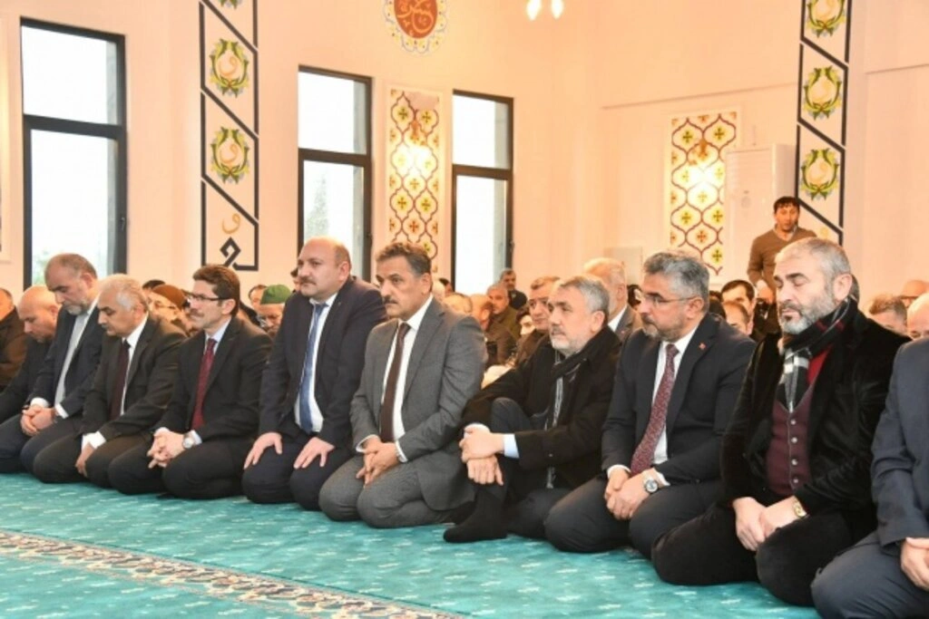 Yeşilyurt Demir Çelik Camii hizmete açıldı - Resim 10