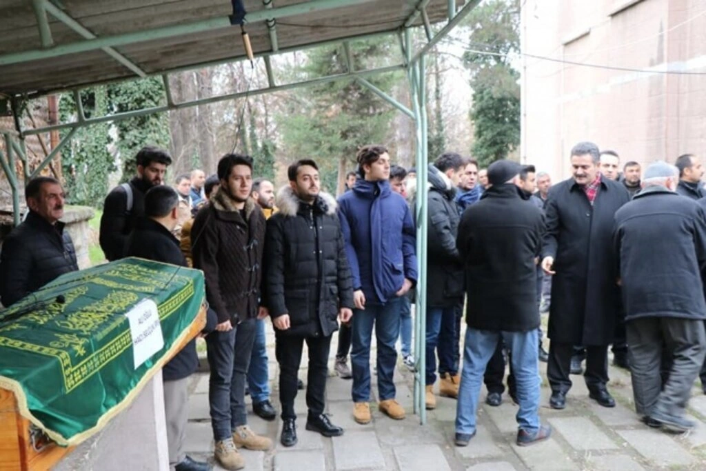 Haluk İpek'in kardeşi Selçuk İpek son yolculuğuna uğurlandı - Resim 5