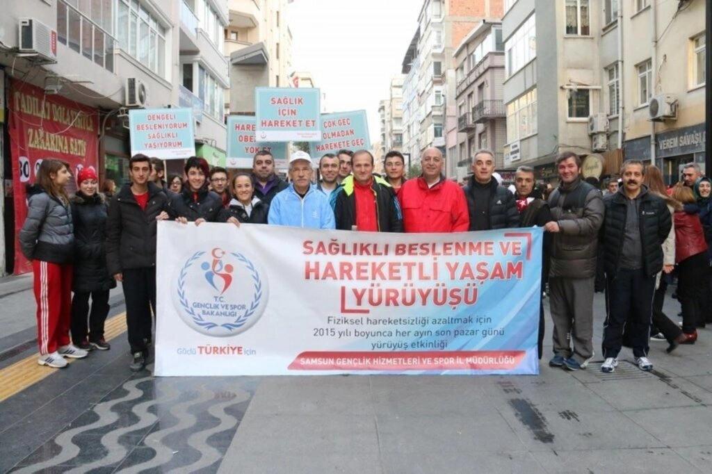 Samsun'da sağlıklı beslenme ve hareketli yaşam yürüyüşü yapıldı - Resim 2