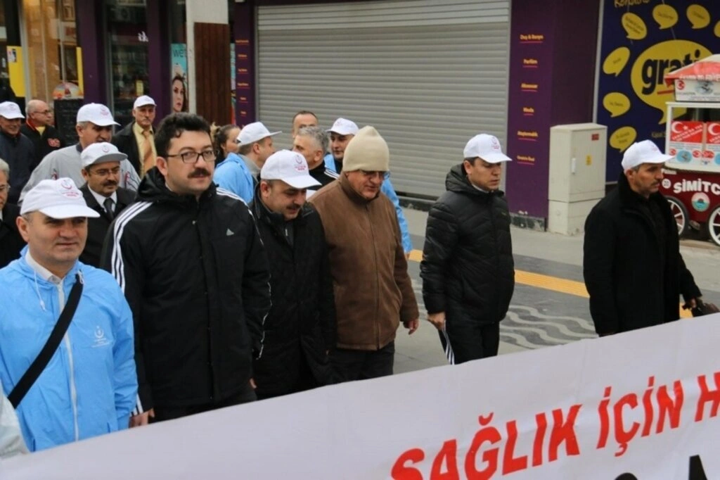 Samsun'da sağlıklı beslenme ve hareketli yaşam yürüyüşü yapıldı - Resim 6