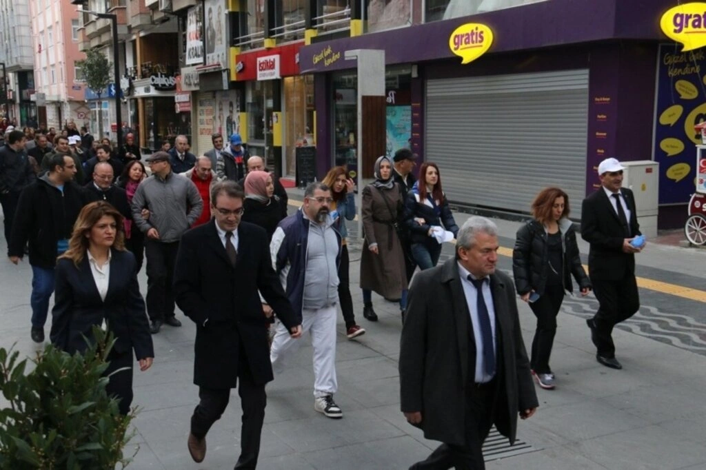 Samsun'da sağlıklı beslenme ve hareketli yaşam yürüyüşü yapıldı - Resim 7