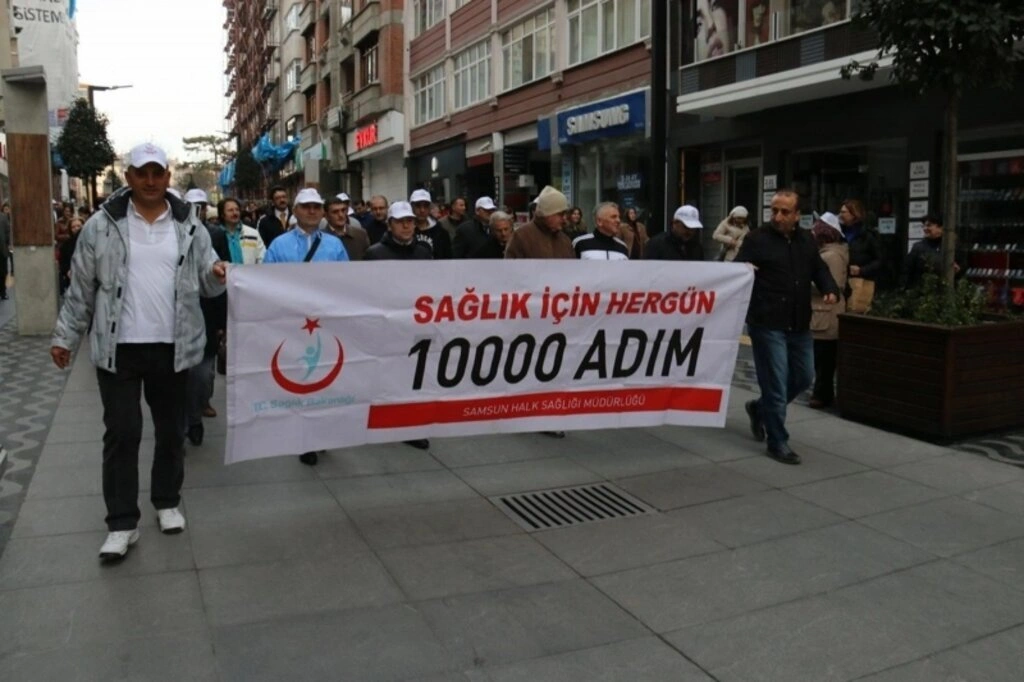 Samsun'da sağlıklı beslenme ve hareketli yaşam yürüyüşü yapıldı - Resim 9