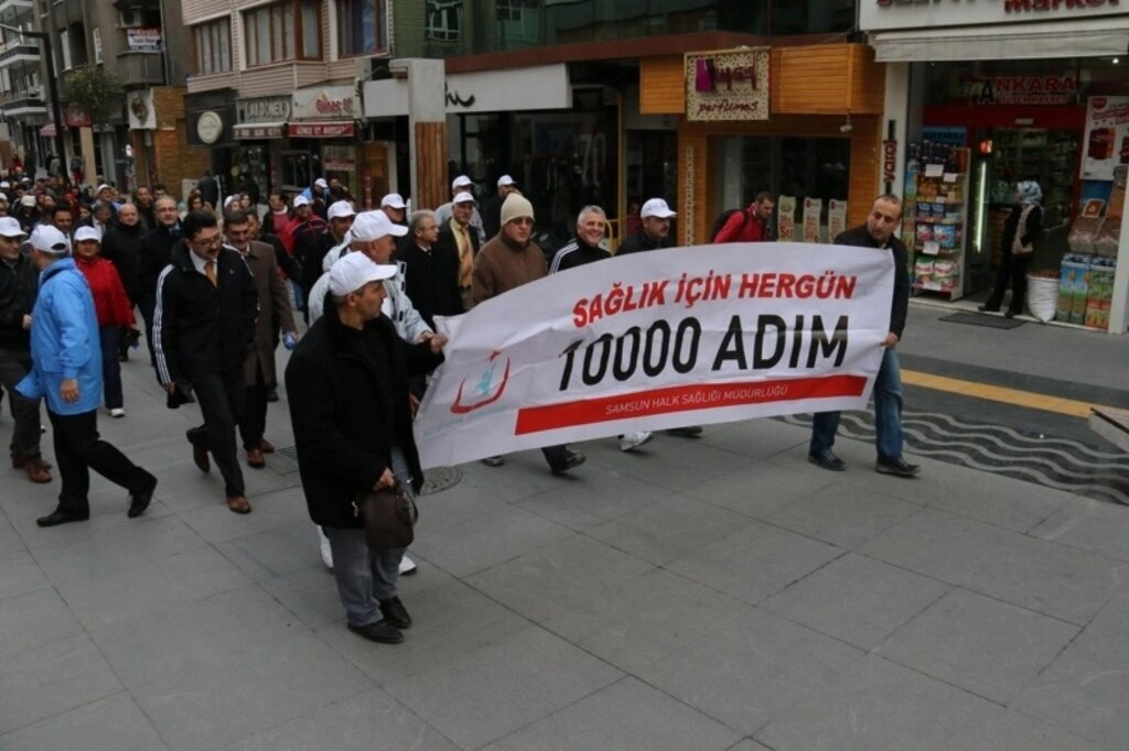 Samsun'da sağlıklı beslenme ve hareketli yaşam yürüyüşü yapıldı - Resim 10