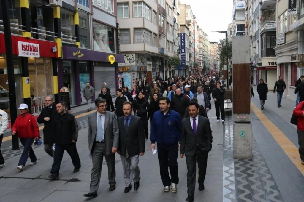 Samsun'da sağlıklı beslenme ve hareketli yaşam yürüyüşü yapıldı - Resim 14